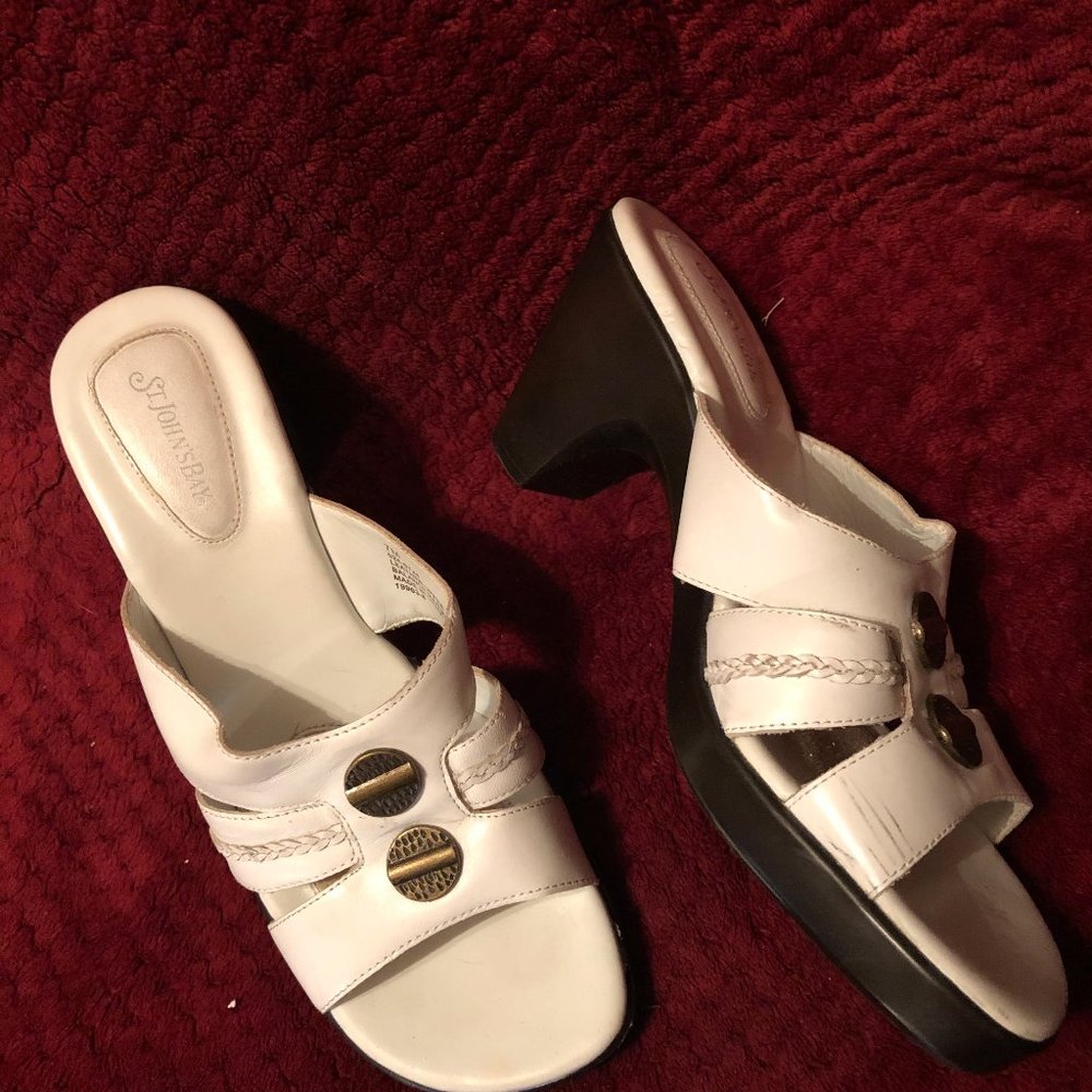 "St. John's Bay" White Sandals - Picture 3 of 3